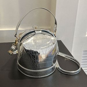 Kvällspåsar kvinnor glänsande patent läder mini axelväska mode kedjor väska gyllene silver satchel kvinnliga mynt plånböcker party handväskor 230804