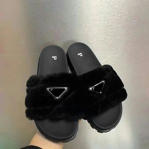 10A Mirror Quality Designer Slipper Mens Woman Fluffy Slides Sandales Triangle Fuzzy Winter Tazz Casual Sandal Päls Slyckor