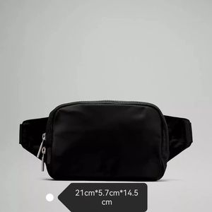 Sacos de noite O 2L Lu Waist Pack Nylon impermeável Chest pack é onipresente para esportes ao ar livre e correndo mesmo 230804