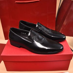 2023 Mens Classic Business Trose Fashion Elegant Formal Wedding Flat Shoes Men Men Brand Designer Slip на офисе