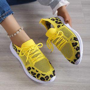 Elbise ayakkabıları kadın leopar tenis spor ayakkabılar 2023 bahar sonbahar yeni örgü nefes alabilen spor ayakkabıları bayanlar yürüyüş koşu daireleri zapatos de mujer j230806