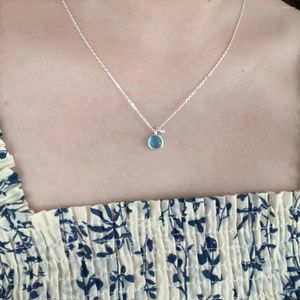 Pendant Necklaces Exquisite Crystal Jewellery Delicate Neck Chain For Women Elegant Accessories Classic Jewelry Korean Fashion