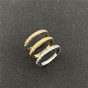 anello di design anelli di diamanti per donna gioielli di lusso unisex aumento oro argento acciaio al titanio gioielli di moda anello a quadri con ghiaccio festa di compleanno regalo di nozze taglia 5-10