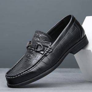 Sapatos casuais de couro slip on mocassins masculinos tênis de couro genuíno sapatos casuais para homens sapatos masculinos italianos mocassins masculinos de escritório