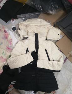 여성 허리 다운 코트 후드 재킷 겨울 더 복어 유럽 디자이너 코트 외부웨어 따뜻한 깃털 재킷 의류 화이트 블랙 매칭