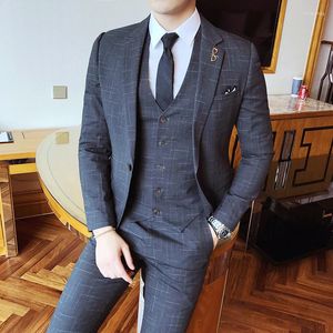 Мужские костюмы мужчины высококачественная бизнес -полоса Slim Fit Свадебный костюм жених смокинг 3 кусок набор для выпускной куртки брюки для брюки.