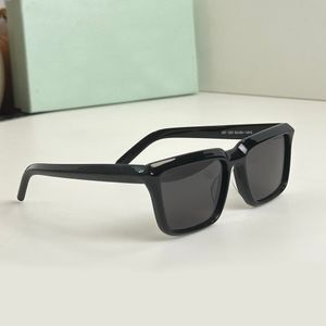 Kwadratowe okulary przeciwsłoneczne Czarne ciemnoszare obiekty mężczyźni kobiety Summerna Gafas de sol sonnenbrille uv400 zużycie oka z pudełkiem