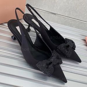 Satin Slingback Pompalar Tasarımcı Topuklu Ayakkabı Kadın Kristal Bowtie Pompa Sandles Sinkeli Toe Yavru Kedi Kişisi Topuk Tasarımcı Ayakkabı Topuklar Sandal Sandals Loafer Elbise Ayakkabı