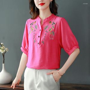 Kvinnors T-skjortor Zuo Man Ru 2023 Summer Silk Flower Embroidery V-Neck Shirt Top Short Sleeve Loose Large Pullover T-shirt