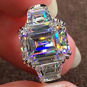 Klusterringar 14K Vitt guld Kvinnor Bröllopsfest Förlovningsring 1 2 3 4 5 Emerald Princess Square Moissanite Diamond Trapezoid