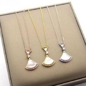 Fashion Womens Designer Necklaces White Shell Skirt Pendant Pink Luxury Stainless Steel Scalloped Necklace Jewelry-105