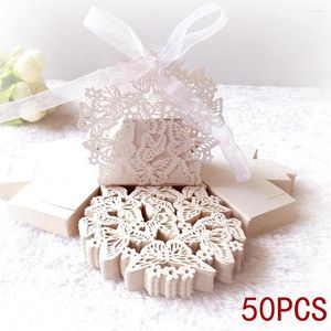 Present Wrap 50st Hollow Farterfly Wedding Candy Box med bandförpackning för baby shower