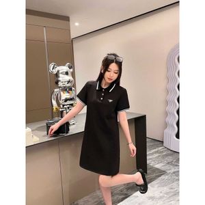 Basic Casual Dresses Designer P Family 23 Spring/Summer New Letter Triangle Polo Dress Fashion Women's Simple Black and White Two Colors NUSK 9IKW