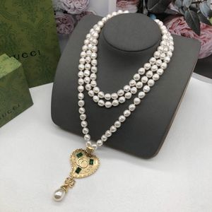 Elegante temperamento squisito Multistrato Stile a strati Amore a forma di perla Maglione Catena Matrimonio Coppie Collana lunga San Valentino Regalo di compleanno con scatola