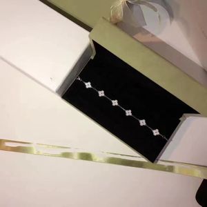 Braccialetti classici Van Vintage Chram in rame con placcato oro 18 carati in cristallo pieno Clee Designer di marca Bracciale con ciondolo quadrifoglio per le donne Contenitore di gioielli Party Gi