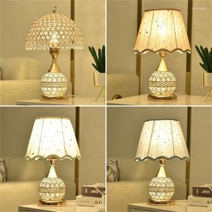 Bordslampor Soura Crystal Desk Lamp Dimmer Remote Control Bedside For Home Luxury Modern Creative Light Wedding Room