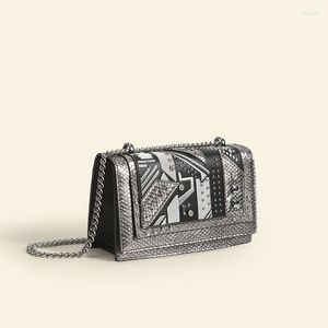 Вечерние сумки 2023 модный панк -стиль заклепки для заклинания плеча высококачественный женский кошелек и сумочки роскошные маленькие квадраты