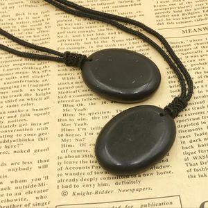 Collane con ciondolo Pietra preziosa genuina Shungite Ovale Spirtual Jewerly Pietra a forma di uovo Guarigione Energia positiva