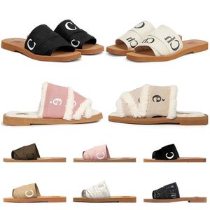 Slipper Fluffy Sandals Ünlü Tasarımcı Kadınlar Sandels 2023 Slaytlar Siyah ve Beyaz Vintage Bej Pembe Kış Kışları Ev Ev Ev Kürklü Terlik Koç Farklı Flips 42