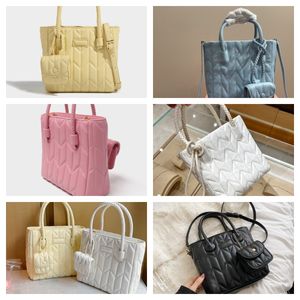 Tasarımcı Çanta Luxurys Çanta Çantalar Kadın Çanta Değer Para, İşlevsel, Kullanışlı Crossbody Bag Okul Sırt Çantası Arka Paket Eyer Çanta Tasarımcı Moda Çanta