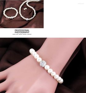 Conjunto de brincos de colar de três peças colares de pérolas de alta qualidade pulseiras acessórios de terno modelo de vendas