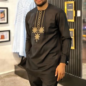 Mens Tracksuits Traditionella infödda bär långa ärmar outfit broderade moderna dashiki skjorta byxor bröllopsklänning för män 230804