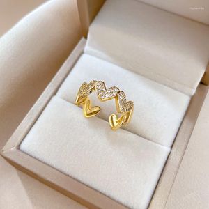 Pierścienie klastra mikro utwardzone miłosne ułożone serce pierścionek złoty kolor cz kryształowe otwarcie palców dla kobiet w rocznicę biżuterii Anel