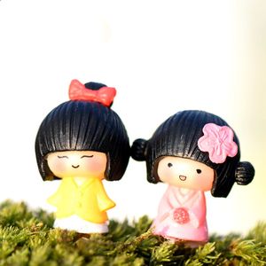 Mini Kimono Girl Decorazioni da giardino Figurine Cartoon Resin Craft Miniature fai da te Moss Terrarium Forniture Micro Landscape