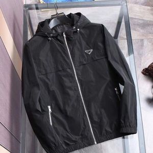 Luxury Brand Mens Jacket Classic Metal Triangle Coat Fashion Youth Loose Coat Mens Versatile Windproof Thin Jacket Casual Fashion Zipper Jackets Hooded Coats Top
