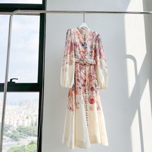 Повседневные платья австралийские дизайнерские дизайны 2023 Модная 3D -цветочная длинная юбка с короткими рукавами