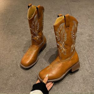 신발 여자 835 Western Cowboy Boots for Woman Zip 자수 뾰족한 발가락 발 뒤꿈치 스프링 가을 갈색 캐주얼 중간 힐 pu 230807 a