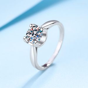 Cluster Rings Classic 2ct Brilliant Cut Moissanite Diamond Ring Ring Pt950, покрытый 925 серебряным серебряным обручальным кольцом для женщин, штраф