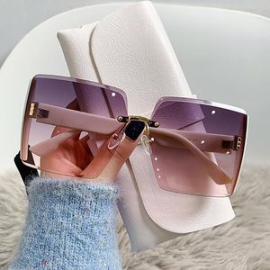 Okulary przeciwsłoneczne modne cięcie diamentów dla kobiet 2023 Square Square Błyskawiczne okulary przeciwsłoneczne Masowe ulicy S Elegancka dama okulary