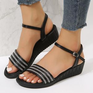 Mulheres verão conforto sandálias macias plus size 2024 sola plana sapatos de praia cunhas casuais das mulheres dedo do pé fechado sandala 454 s