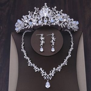 Wedding Jewelry Sets Luxury Crystal Heart Crown Tiara Choker Necklace Earrings Bridal Dubai African Beads Set 230804