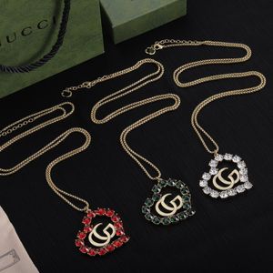 Designer de luxo carta amor coração pingente colares banhado a ouro cristal pérola strass colar mulheres jóias acessórios longo suéter cadeia com caixa de presente