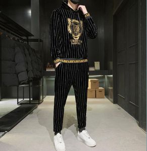 Mens Golden Velvet Tracksuits Designers förtjockade varma tröjor Kvinnor Hoodies Pants Man Clothing Pullover Casual Tennis Sport Jogging Sweat Suits