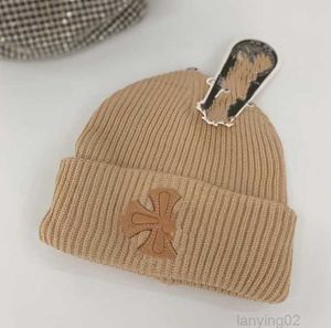 Cappello a croce lavorato a maglia tutto abbinato Cappelli di lana Berretto alla moda in stile coreano Berretto con maniche Cappellino lavorato a maglia sottile dall'aspetto alto