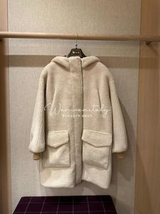 Womens Fur Coats Autumn and Winter loro piana Long White Fur Coat