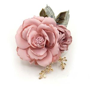 Pins Brooches High-quality Fabric Flower Brooch Pins Korean Fashion Handmade Cloth Art Corsage Wedding Jewelry Brooches for Women Accessories HKD230807