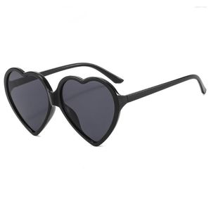 Solglasögon lyxig trend Gradient Sun Glasses UV400 Ladies Heart Shaped Brand Designer Products