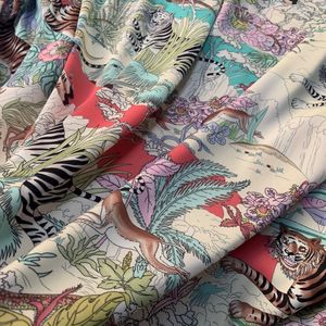 Hantverksverktyg italienska märke Custom Printed Polyester Fabric Cloth Tiger 145 cm Bredd Mjuk skjorta Kvinnor Sy för klänning 230804