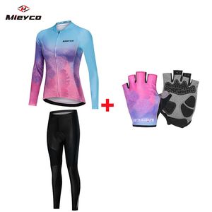 Set di maglie da ciclismo Abbigliamento da squadra professionale Set da bicicletta a maniche lunghe da donna Sport MTB Wear Quick Dry Road Bike 2023 Tuta da equitazione femminile 230807