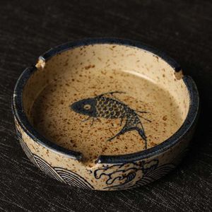 Wind Fish Figure Retro Ashtray Ceramic Creative Home Living Room Fashion Personlighet Liten cigarett Buttcylinder med täckning HKD230808