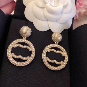 Modedesigner studörhängen hög kvalitet rostfritt stål örhänge varumärke Earloop Crystal Pearl Ear in smycken Tillbehör Womend Wedding Present Mor