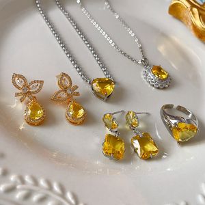 Conjuntos de joias de casamento DREJEW Colar de pingente de pedra de zircão amarelo bling Brincos de gota Anéis para mulheres Moda Exquisite Engagement 230808