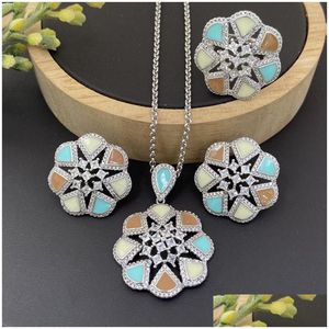 Orecchini Collana Set Lanyika Gioielli di moda Artistico Fiocco di neve Goccia di olio Zirconia Intarsio con orecchini e anello per le donne P Dhgarden Dhvop