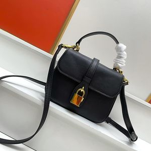 Summer new fashion shoulder bag clamshell crossbody bag Metal accessories lock bag travel shopping handbag network red recommended