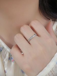 2023 Giappone e Corea del Sud Vendita calda S925 Sterling Silver Fashion Trend Retro Versatile Micro Set Full Diamond Ring per le donne