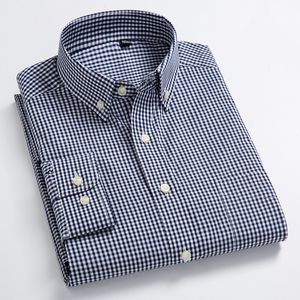 남성용 캐주얼 셔츠 남성용 표준 고정 롱 슬리브 캐주얼 체크 셔츠 싱글 패치 포켓 버튼 다운 칼라 편안한 100% 면화 잉엄 셔츠 230807